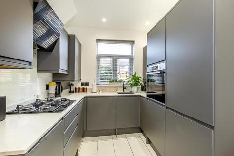 31 Trentham Street, London, SW18 5AS