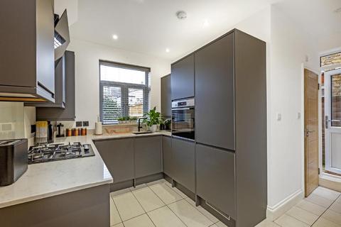 31 Trentham Street, London, SW18 5AS
