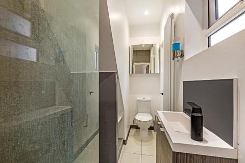 31 Trentham Street, London, SW18 5AS