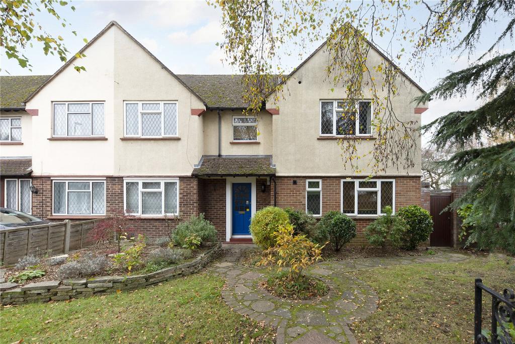 Burwood Road, Hersham... 5 bed semidetached house £2,700 pcm (£623 pw)