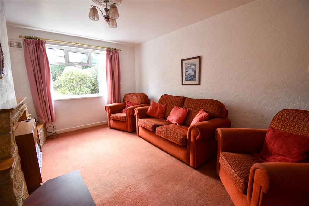 Broadway, East Dene, Rotherham, S65 3 bed semidetached house £110,000