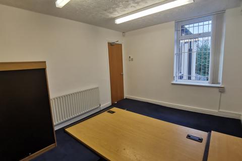 Office to rent, Bury Old Road, Whitefield, M45 6TQ