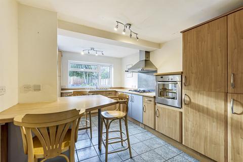 1 Newfield Way, Marlow, SL7 1PN