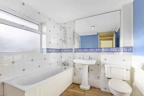 1 Newfield Way, Marlow, SL7 1PN