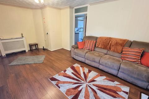 1 bedroom ground floor flat for sale - Ashdown Close, St. Mellons, Cardiff. CF3