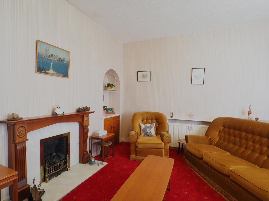 Hawthorn Drive, Ayr, KA7 3 bed detached bungalow £225,000