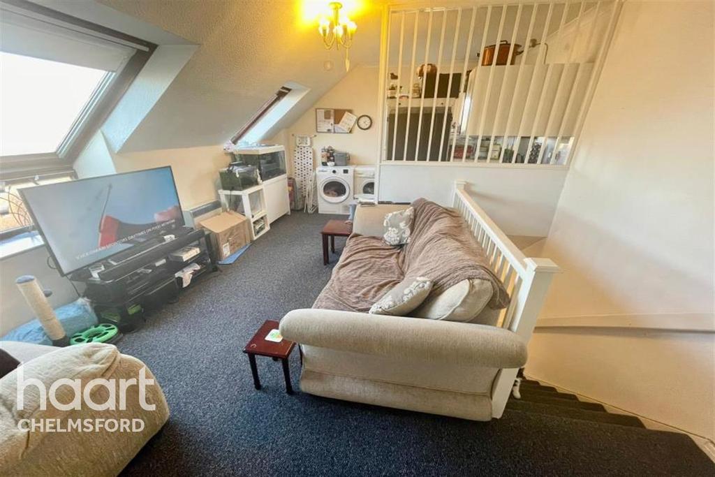 Beardsley Drive, Chelmsford 1 bed terraced house £770 pcm (£178 pw)