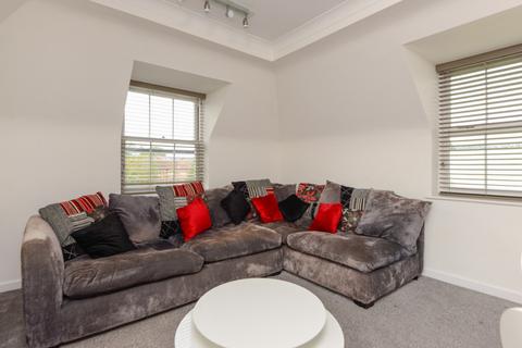 3 bedroom apartment to rent, Station Road West, Canterbury