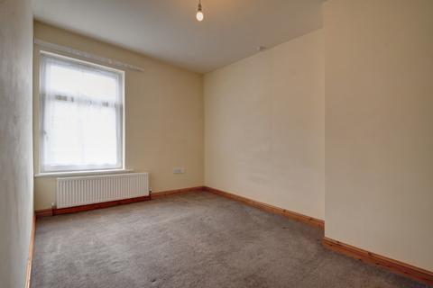 2 bedroom terraced house to rent, George Street, Skipton, BD23