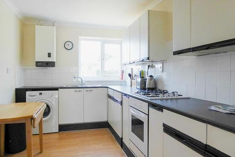 4 bedroom terraced house to rent, Sundridge Close, Canterbury