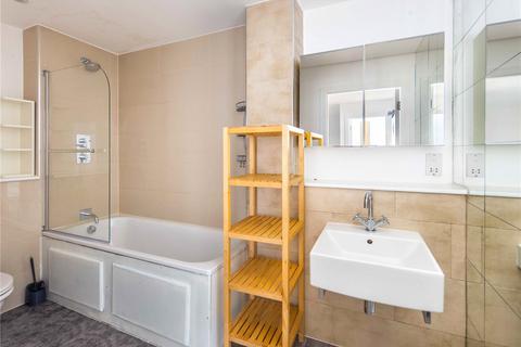 2 bedroom flat to rent, Crown Place Apartments, 20 Varcoe Road, London, SE16