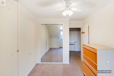 1 bedroom flat for sale - Masters Court, Ruislip