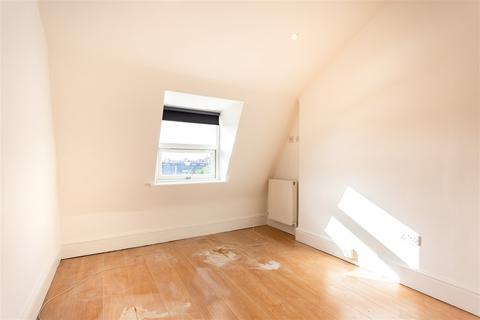 Studio to rent, Shepherd's Bush W12 W12