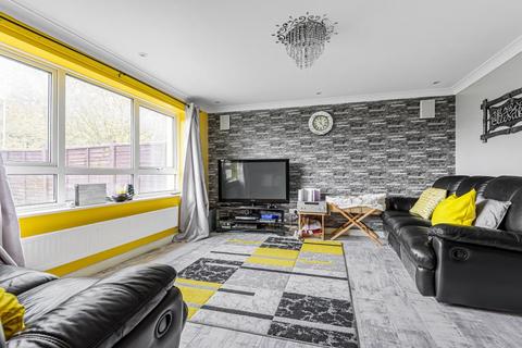 3 Ashbourne, Bracknell, RG12 8SG