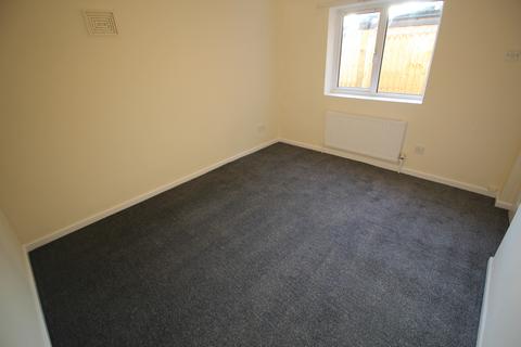 2 bedroom ground floor flat to rent, Holdenhurst Road, Bournemouth, BH8