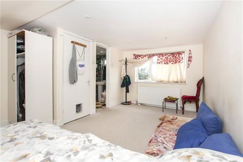 83 Beechwood Avenue, Greenford, UB6 9UD