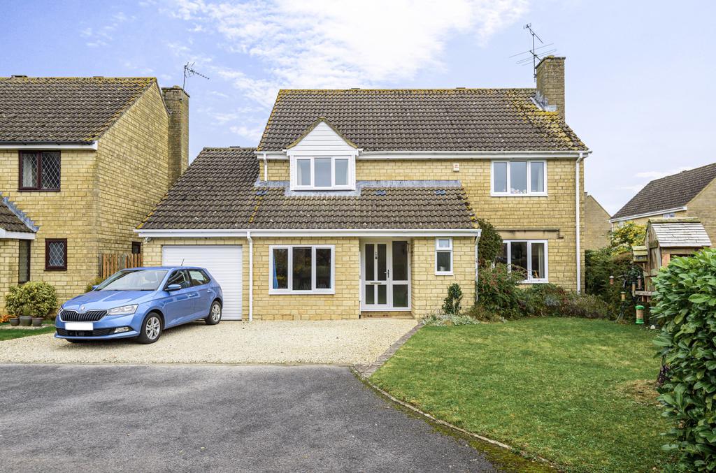 Lechlade, Gloucestershire, GL7 4 bed detached house for sale £570,000