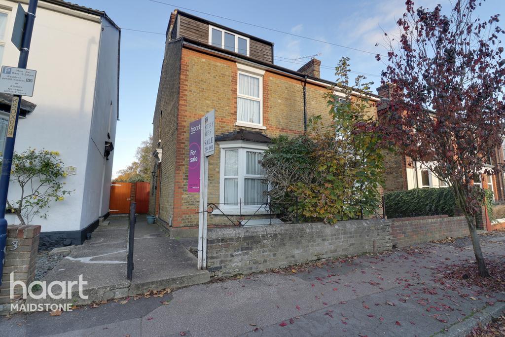 St Lukes Road, Maidstone 3 bed semidetached house £350,000