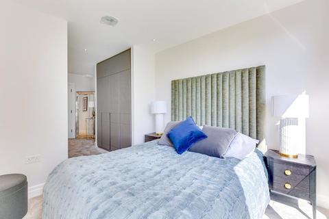 2 bedroom flat for sale - Espalier Gardens, Kilburn, London, NW6