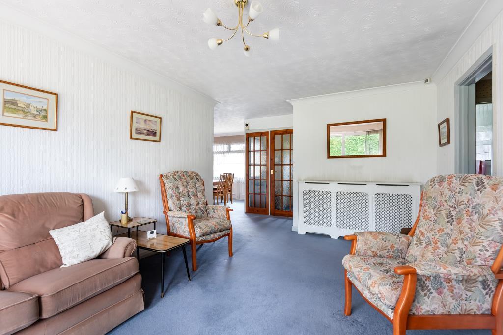 Browning Drive, Bicester, OX26 2 bed detached bungalow £1,250 pcm (£