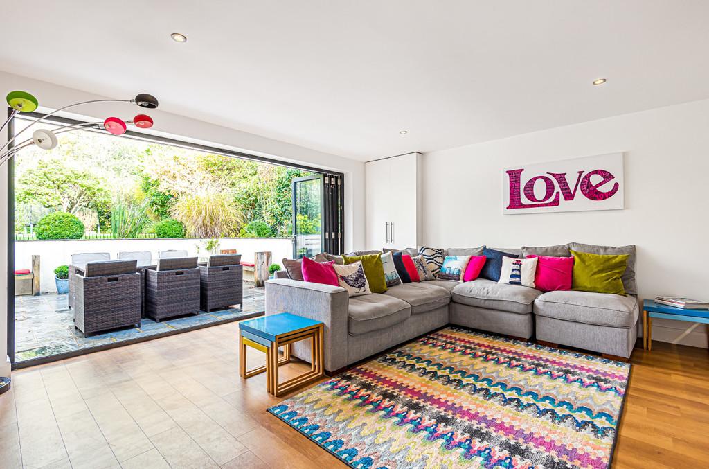 Silver Lane, Billingshurst 5 bed detached house £750,000