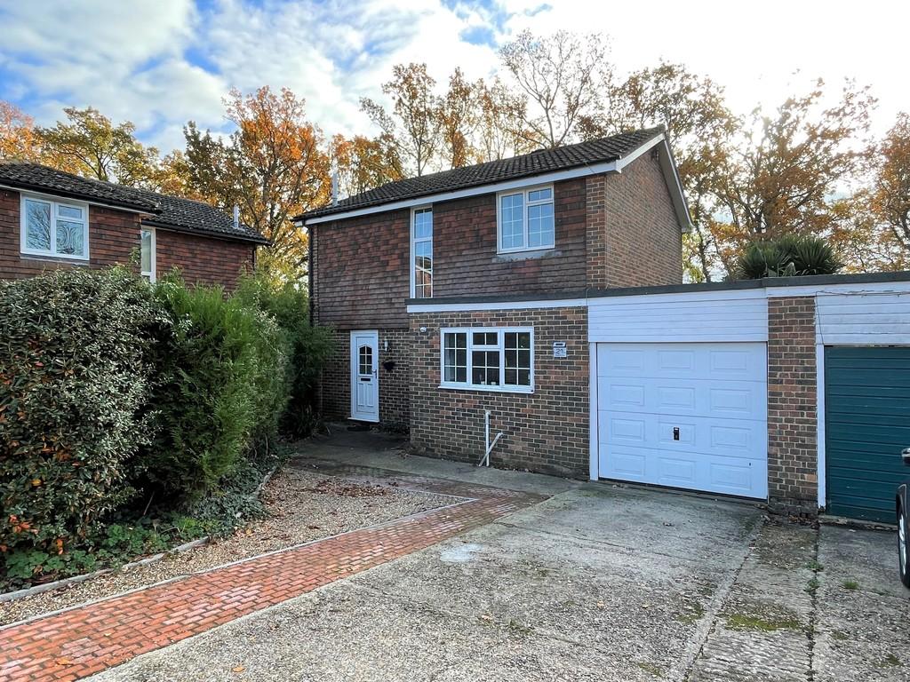 Staple Drive, Staplehurst 3 bed detached house £379,950