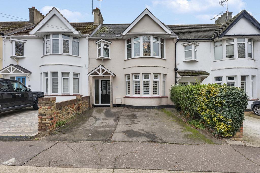 Southsea Avenue, Leighonsea, SS9 4 bed terraced house £600,000