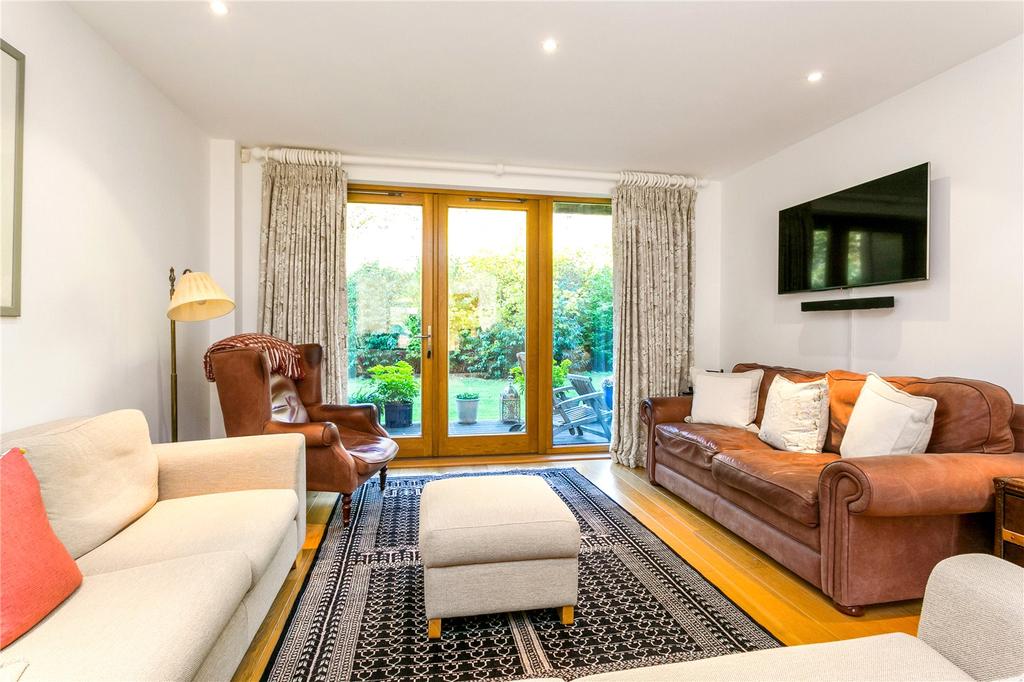 Sitting/Dining Room