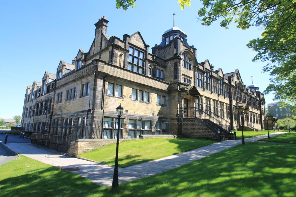 Richardshaw Lane, Pudsey, Leeds 1 bed apartment £625 pcm (£144 pw)