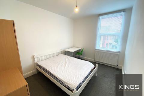5 bedroom end of terrace house to rent, Talbot Road, Southsea, PO4