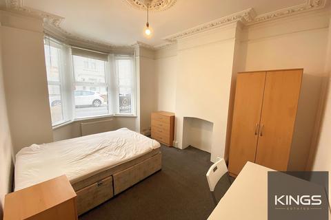 5 bedroom end of terrace house to rent, Talbot Road, Southsea, PO4