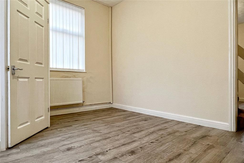 Old Road, Failsworth, Manchester, M35 2 bed end of terrace house £150,000