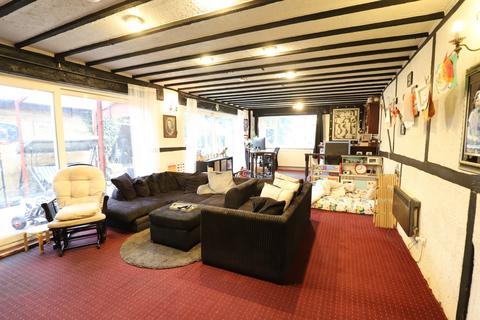 511 Uxbridge Road, Hayes, UB4 8HN