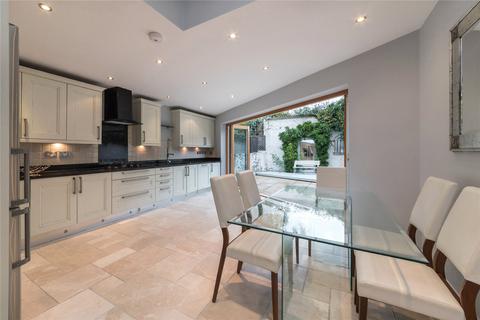 8 Romilly Road, London, N4 2QZ