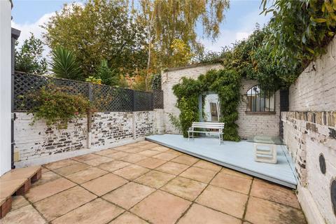 8 Romilly Road, London, N4 2QZ