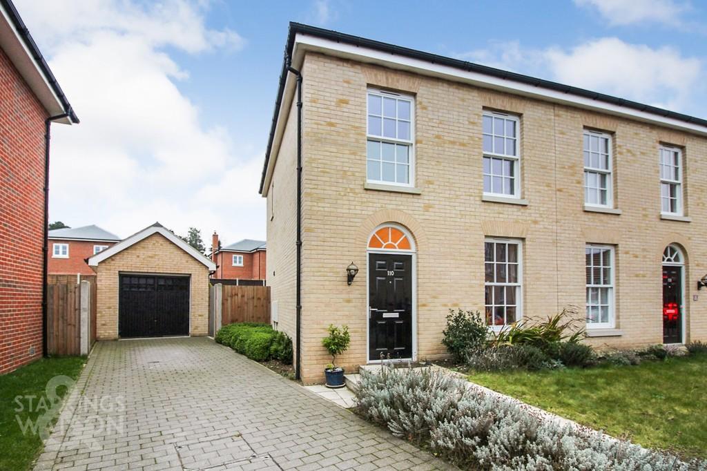 Oak Avenue, Loddon, Norwich 3 bed semidetached house £290,000