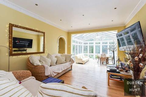 4 bedroom detached house for sale - Shelley Grove, Loughton, IG10