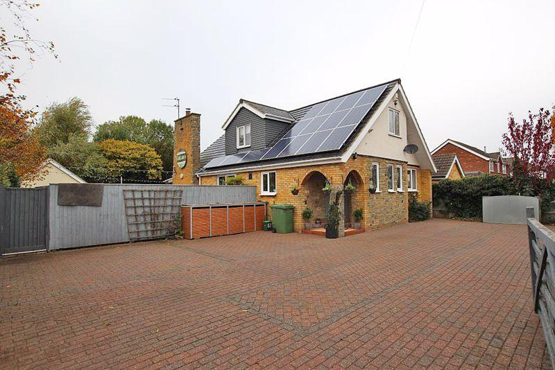 FIELD HOUSE ROAD, HUMBERSTON 4 bed detached house £385,000