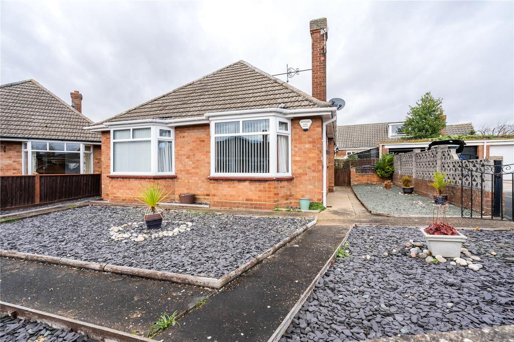 Church Close, Waltham, Grimsby, DN37 2 bed bungalow £175,000
