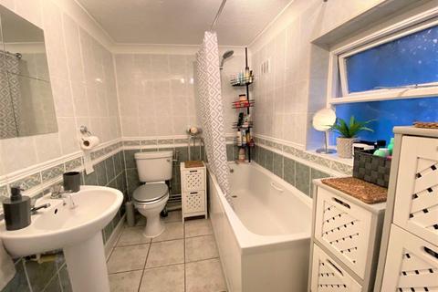 Ground Floor Flat, 125 Clare Road, Cardiff, CF11 6QR