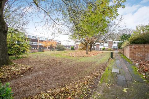 6 Park Meadow, Hatfield, AL9 5HA
