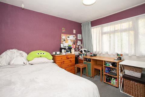6 Park Meadow, Hatfield, AL9 5HA