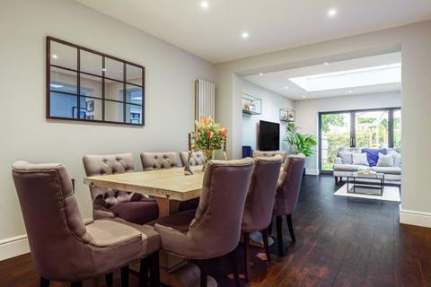 4 Chervil Close, Godalming, GU7 1PS