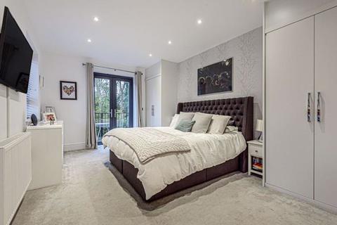 4 Chervil Close, Godalming, GU7 1PS