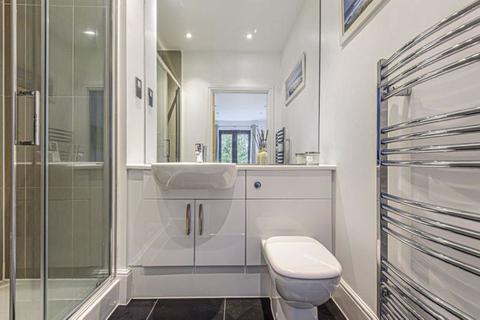 4 Chervil Close, Godalming, GU7 1PS
