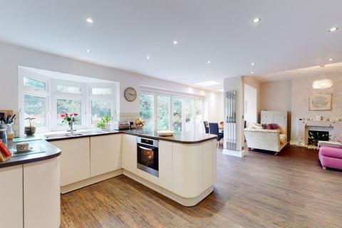 14 Highfield Drive, West Wickham, BR4 9NH
