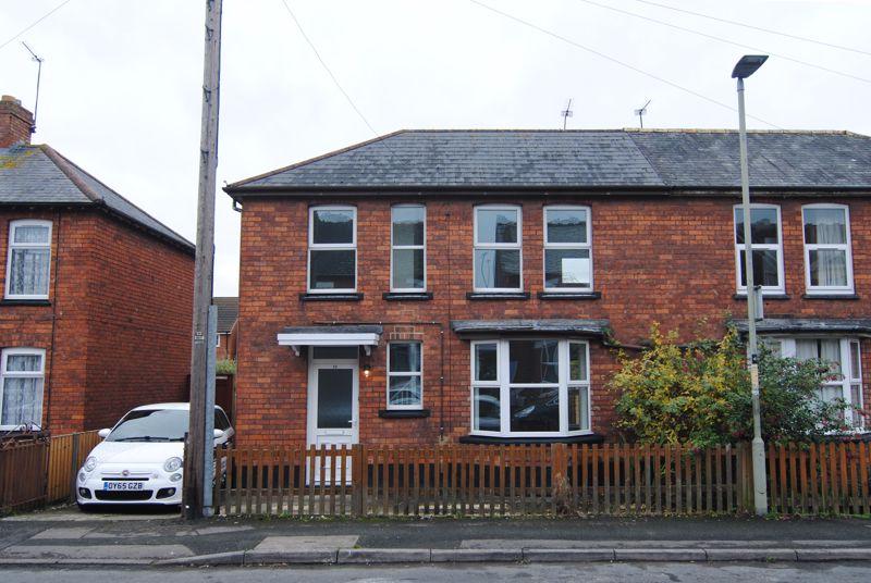 Hatfield Road, Gloucester 3 bed semidetached house £220,000