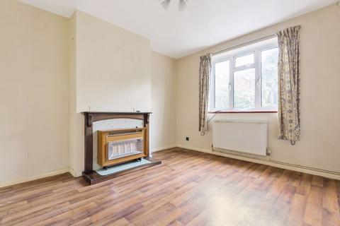 136 Banstead Road, Caterham, CR3 5QF