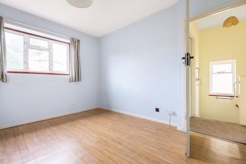 136 Banstead Road, Caterham, CR3 5QF