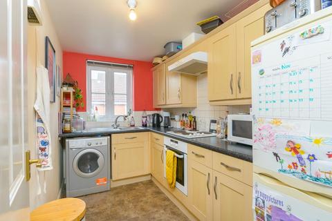82 Bristol South End, Bristol, BS3 5BJ